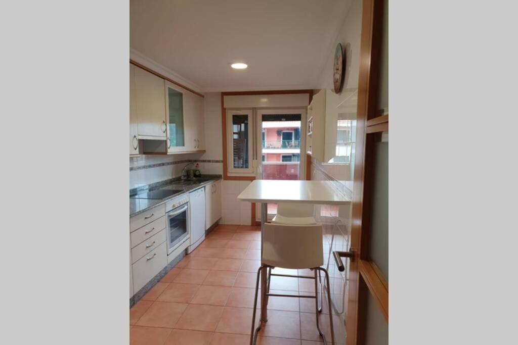 Apartamento Con Vistas Al Mar, Piscina Y Parking Apartment Sanxenxo Bagian luar foto
